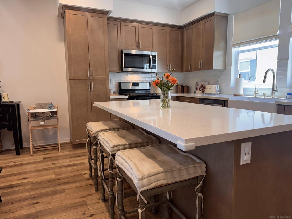 Photo of 426 Carina Glen, Escondido, CA 92025 (MLS # 260020743)