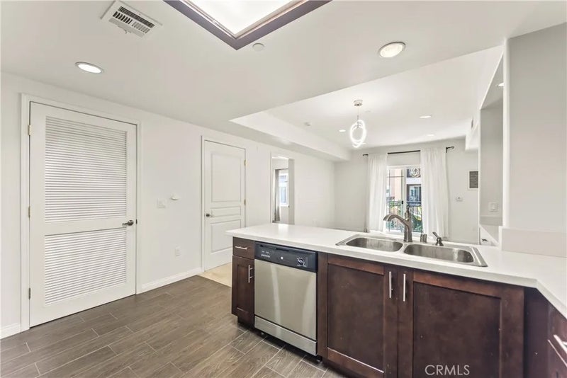 11 S 3rd Street 307