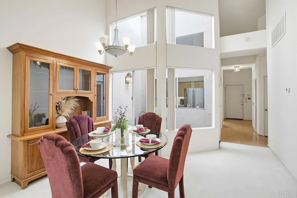 8925 Circle R View Lane