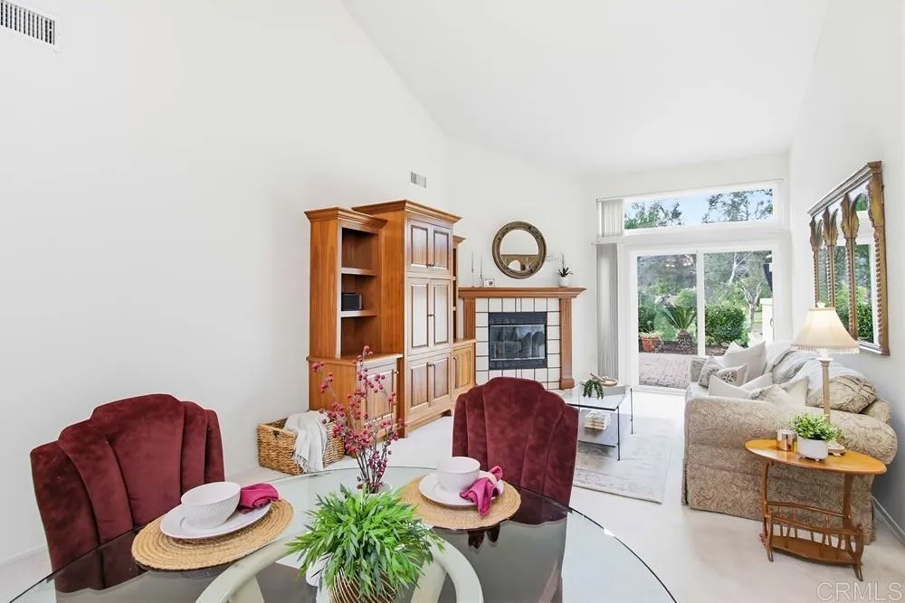 8925 Circle R View Lane