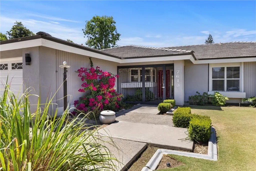 7613 Eastlorne Court