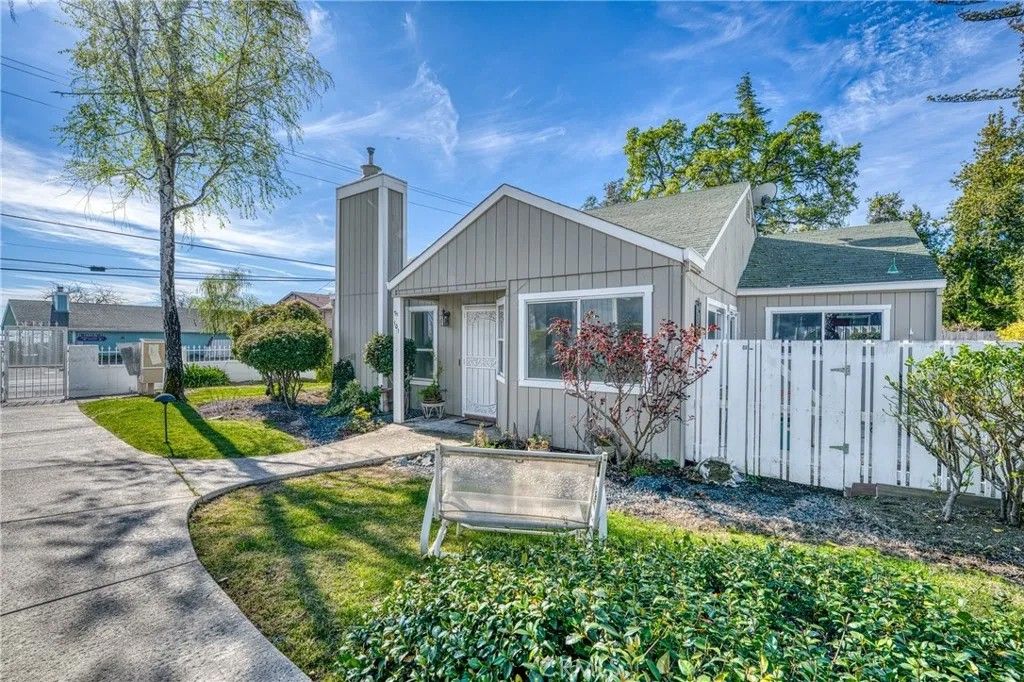 Photo of 101 Marina Dr S Dr, Lakeport, CA 95453 (MLS # LC26057876)