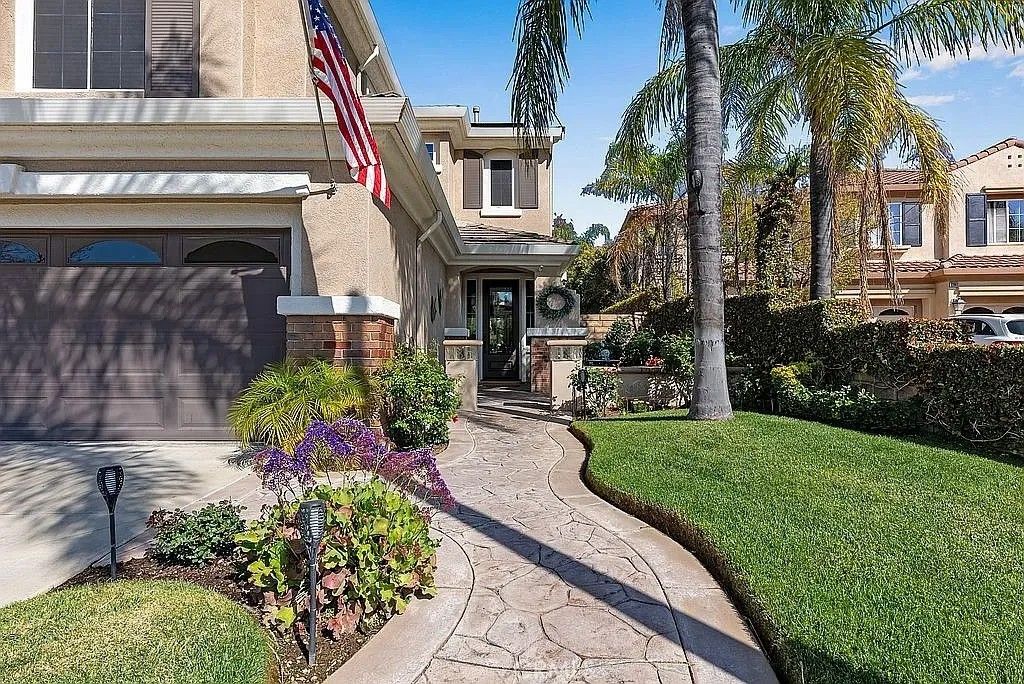 Photo of 22019 Gold Canyon, Saugus, CA 91390 (MLS # OC26072579)