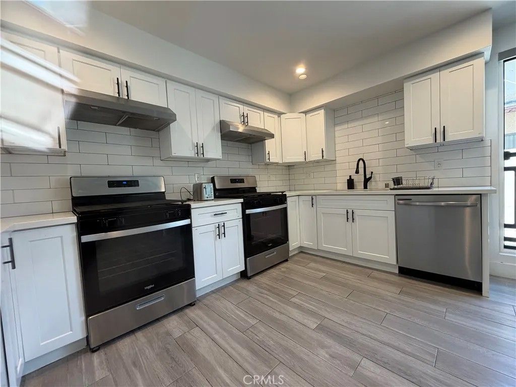 Photo of 5654 La Mirada Avenue, Los Angeles, CA 90038 (MLS # OC26072926)