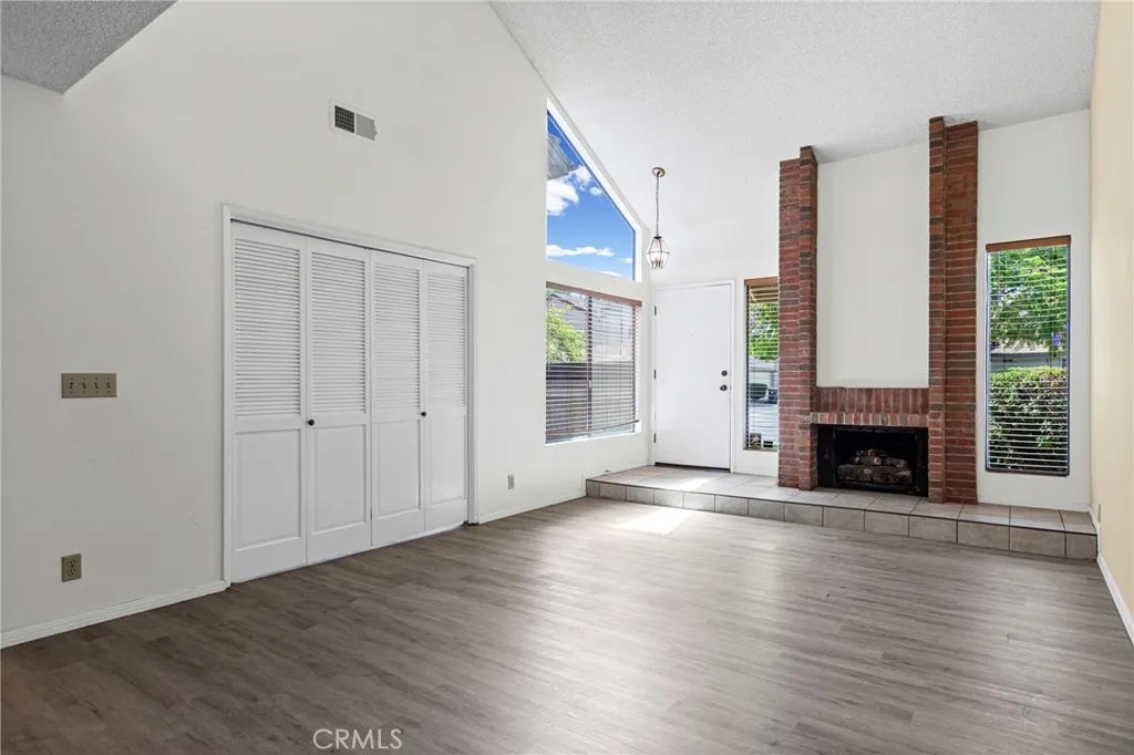1204 Cobblestone