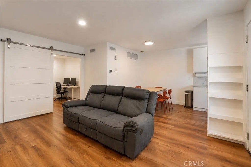 2900 Madison