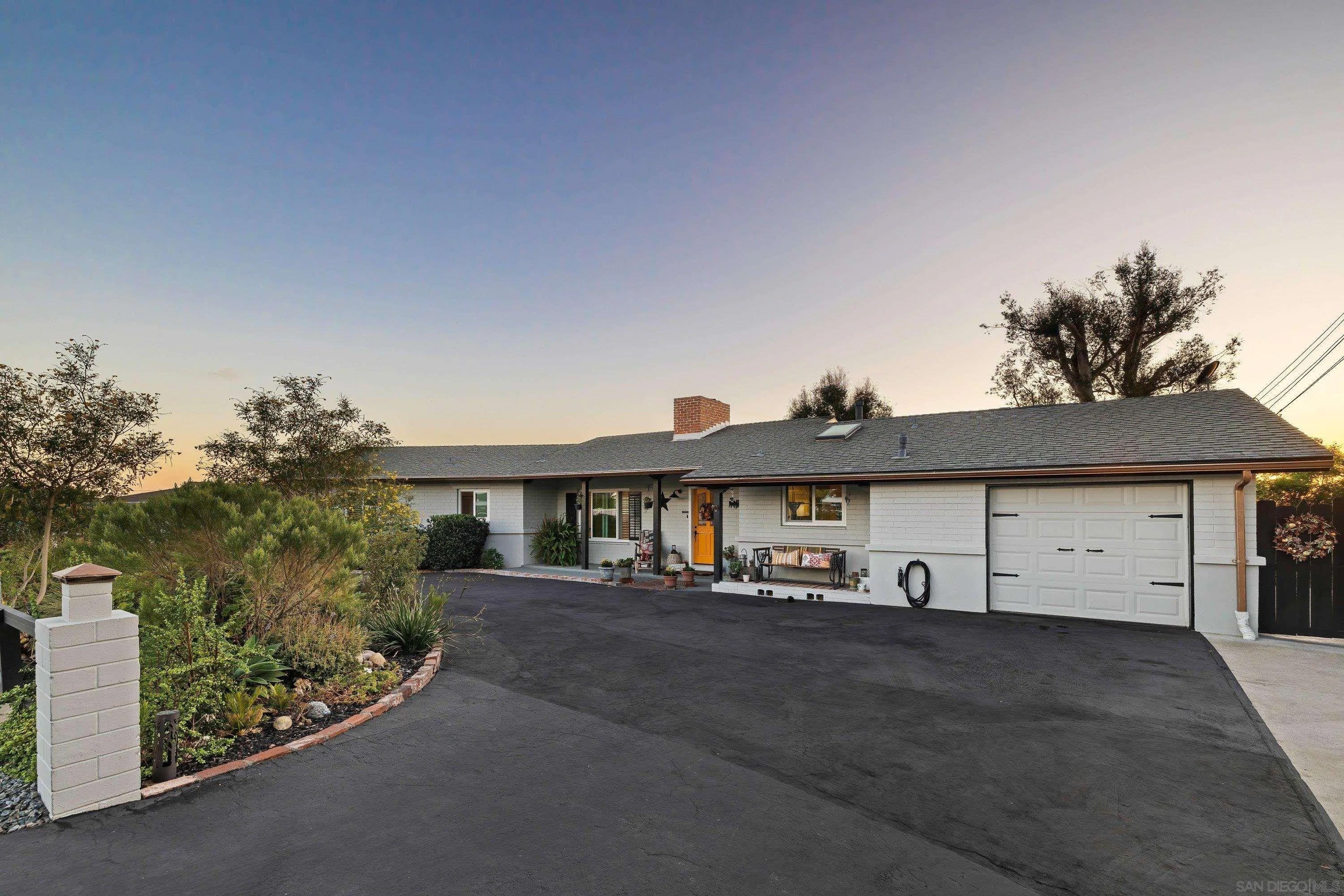 812 Sharon Way