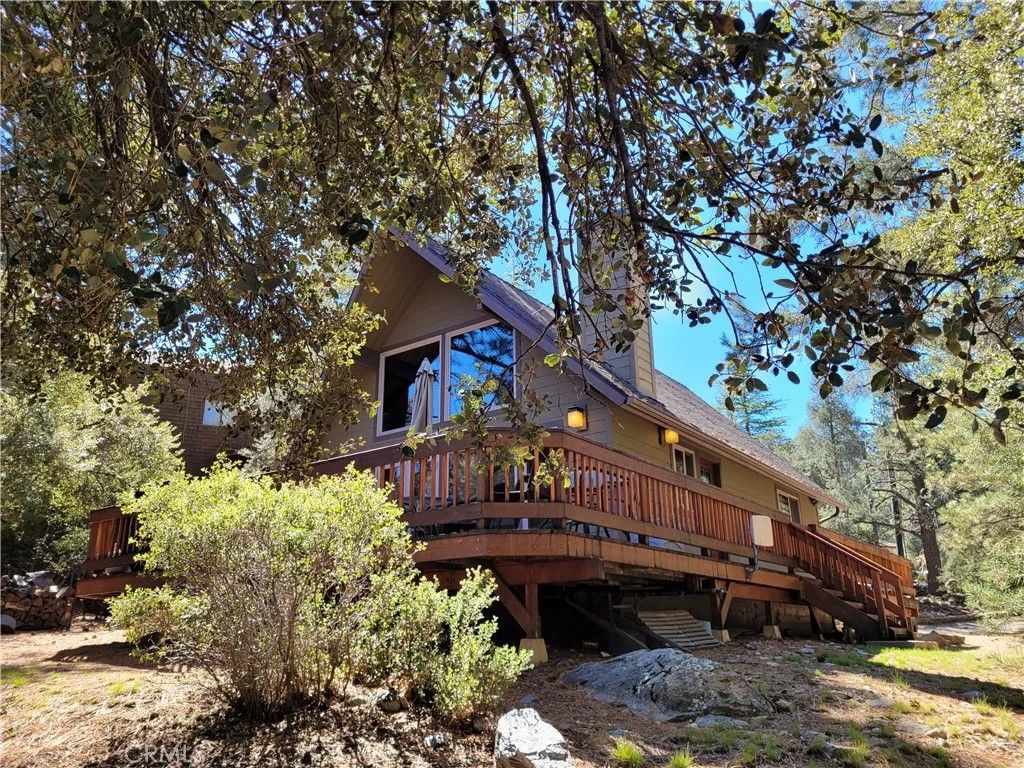 Photo of 2328 Rhine Ct, Pine Mountain Club, CA 93222 (MLS # SR26060171)