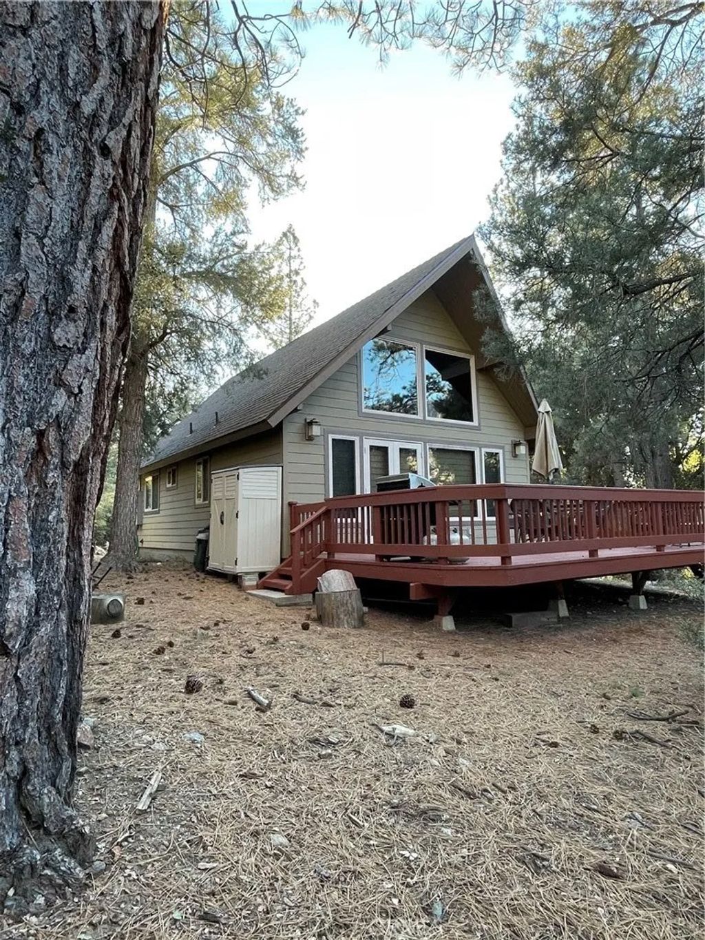 Photo of 2328 Rhine Ct, Pine Mountain Club, CA 93222 (MLS # SR26060171)