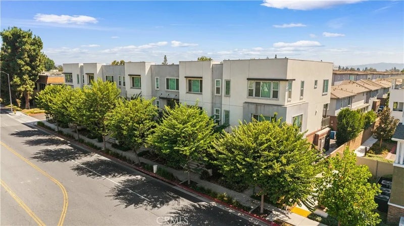 1530 W Cameron