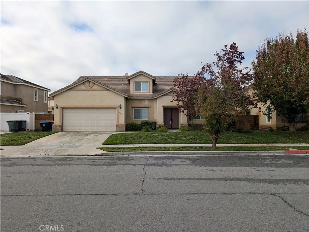 Photo of 841 Shiraz Dr, Hemet, CA 92545 (MLS # SW26009570)