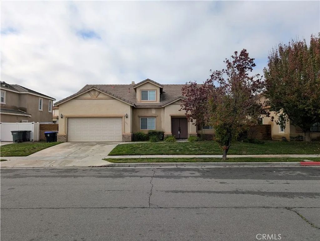 Photo of 841 Shiraz Dr, Hemet, CA 92545 (MLS # SW26009570)