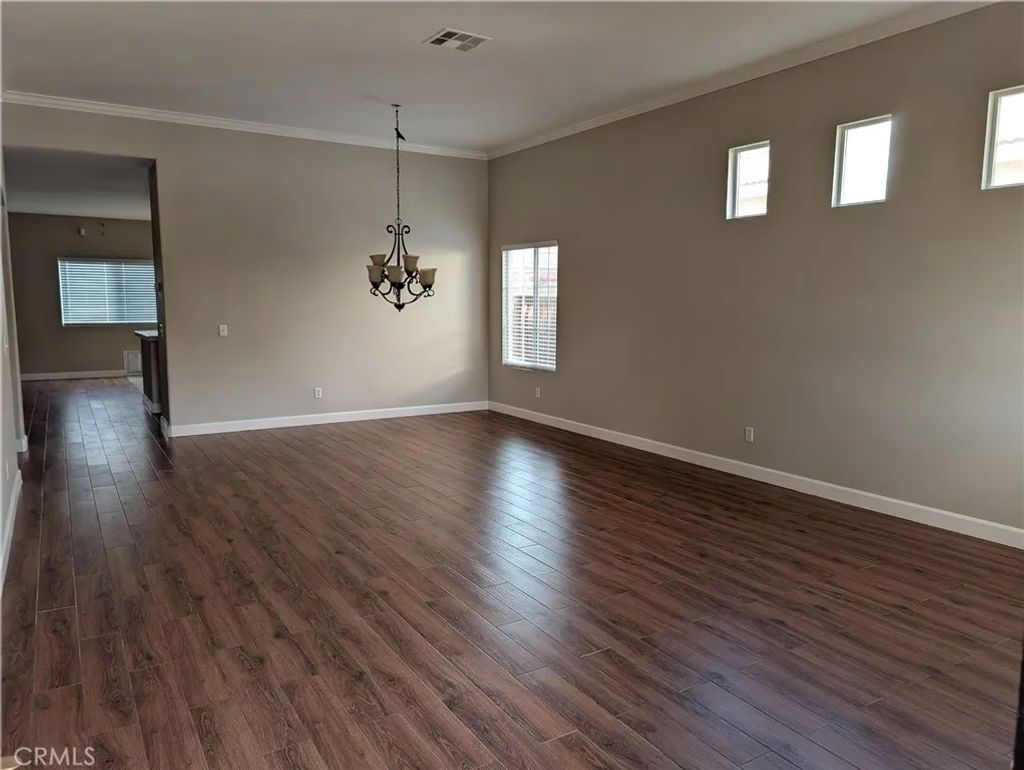 Photo of 841 Shiraz Dr, Hemet, CA 92545 (MLS # SW26009570)