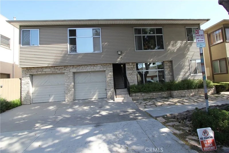 1831 E Appleton 9