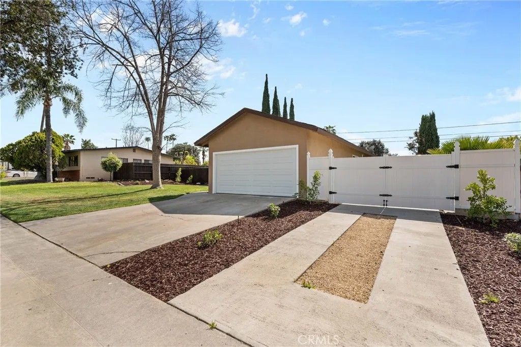 Photo of 2994 David St, Riverside, CA 92506 (MLS # CV26025012)