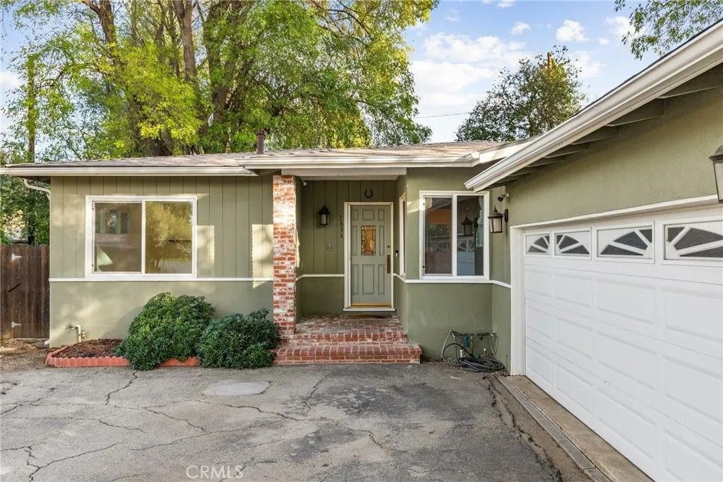Photo of 5634 Ponce Avenue, Woodland Hills, CA 91367 (MLS # SR25275253)