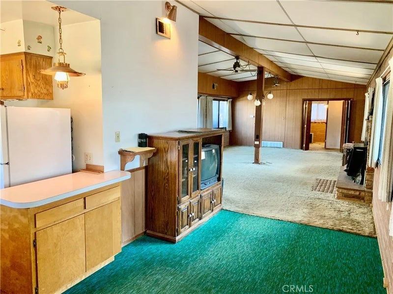 5823 Cottage