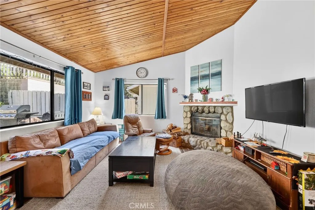 3912 Oakdale Drive