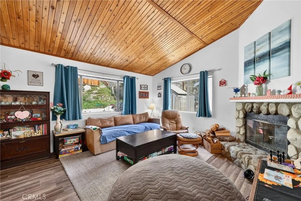 3912 Oakdale Drive