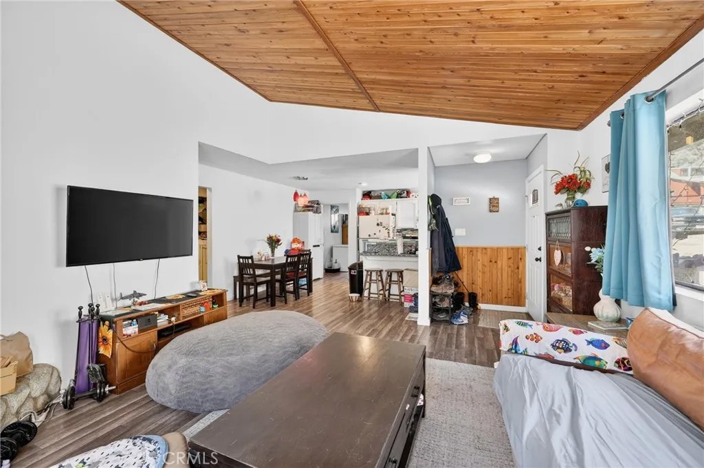3912 Oakdale Drive