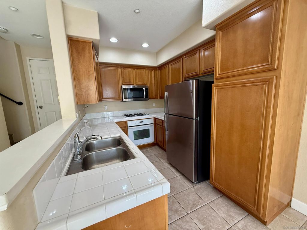 Photo of 6471 Terraza Portico, Carlsbad, CA 92009 (MLS # 2600154)