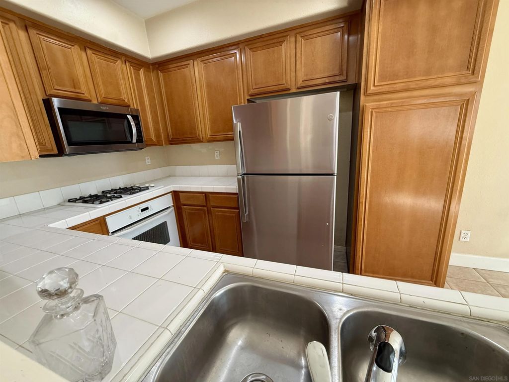 Photo of 6471 Terraza Portico, Carlsbad, CA 92009 (MLS # 2600154)