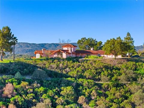 Photo of 110 Booker, Templeton, CA 93465 (MLS # NS26053776)