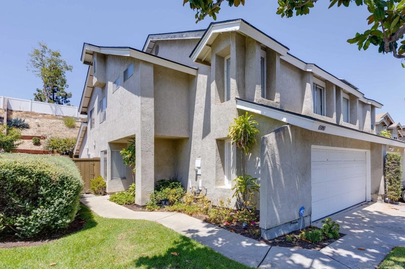 6986 Pembridge Lane