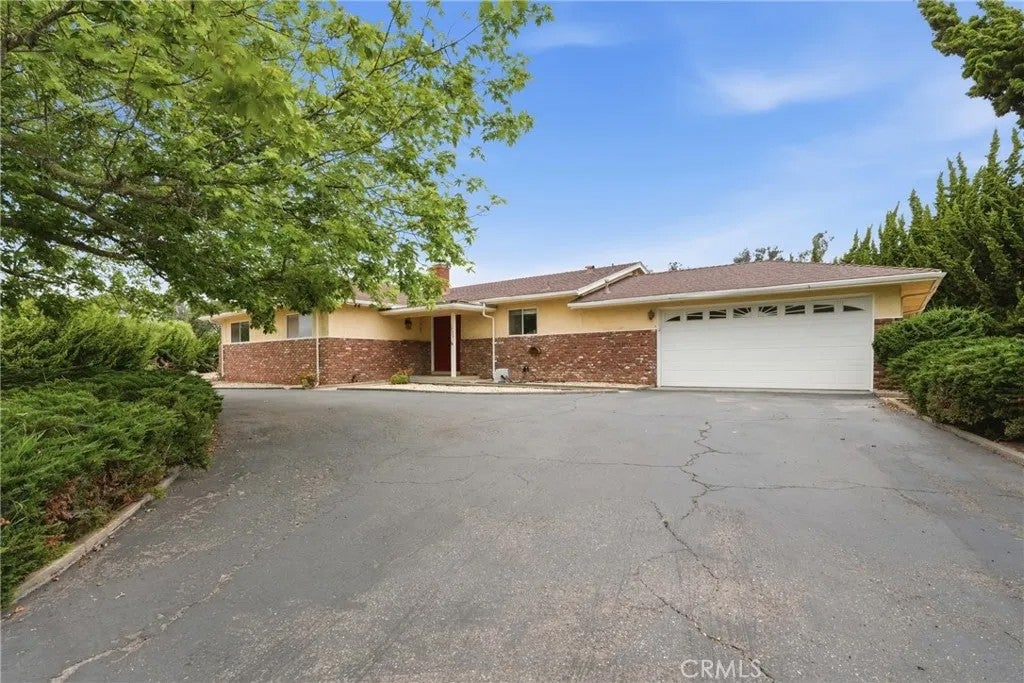 1575 La Loma Drive