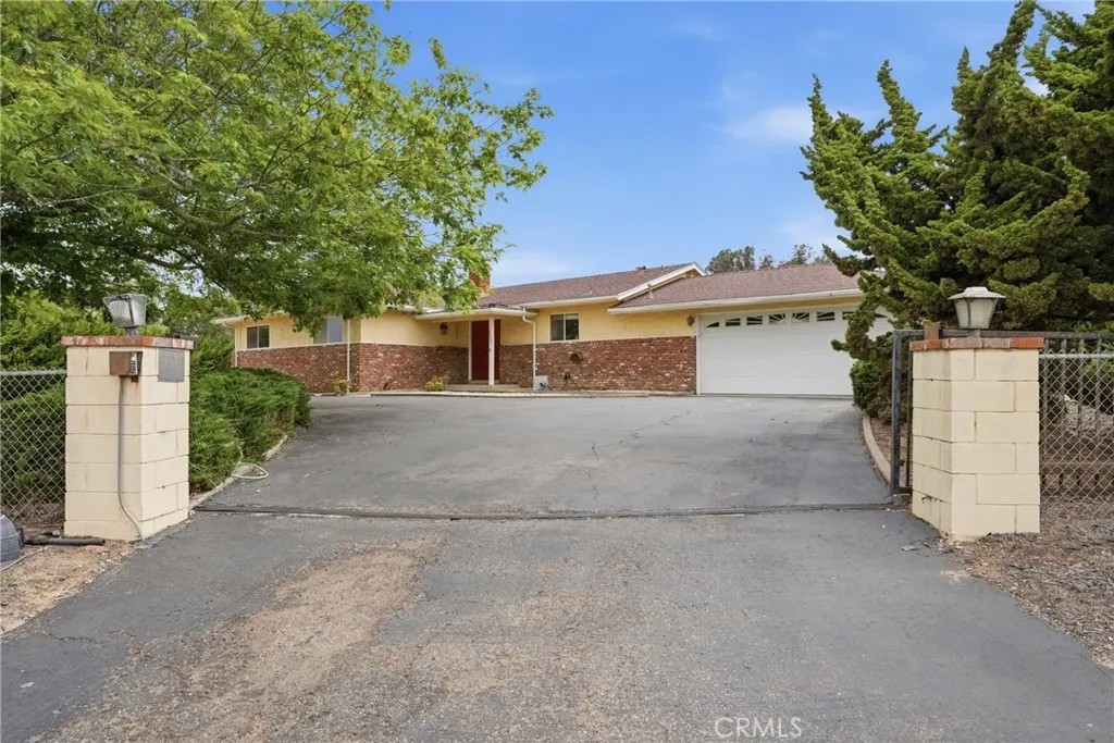 1575 La Loma Drive