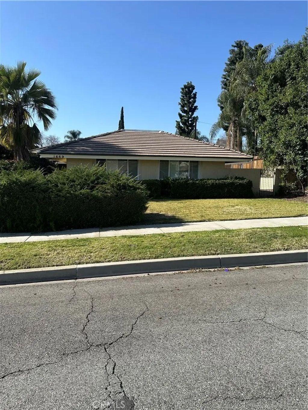 Photo of 1669 N San Antonio Ave, Upland, CA 91784 (MLS # CV26087966)
