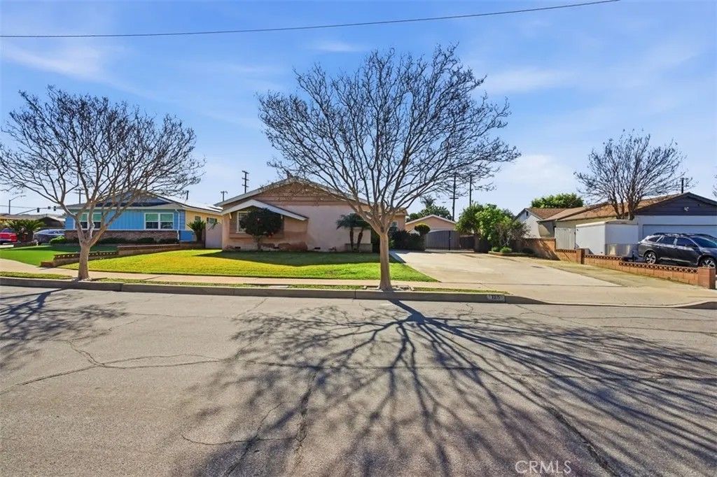 Photo of 128 W Ghent Street, Glendora, CA 91740 (MLS # GD26005224)