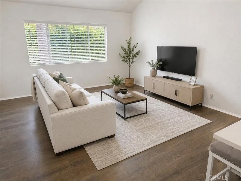 313 E Hyde Park 5