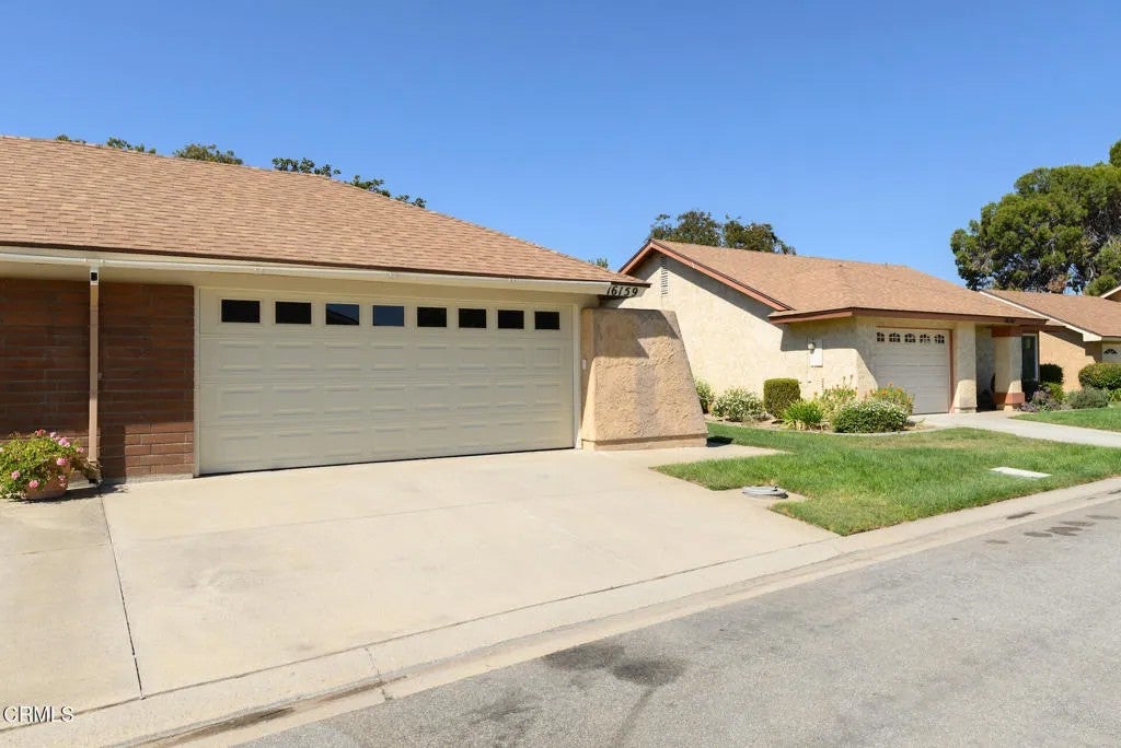16159 Village 16