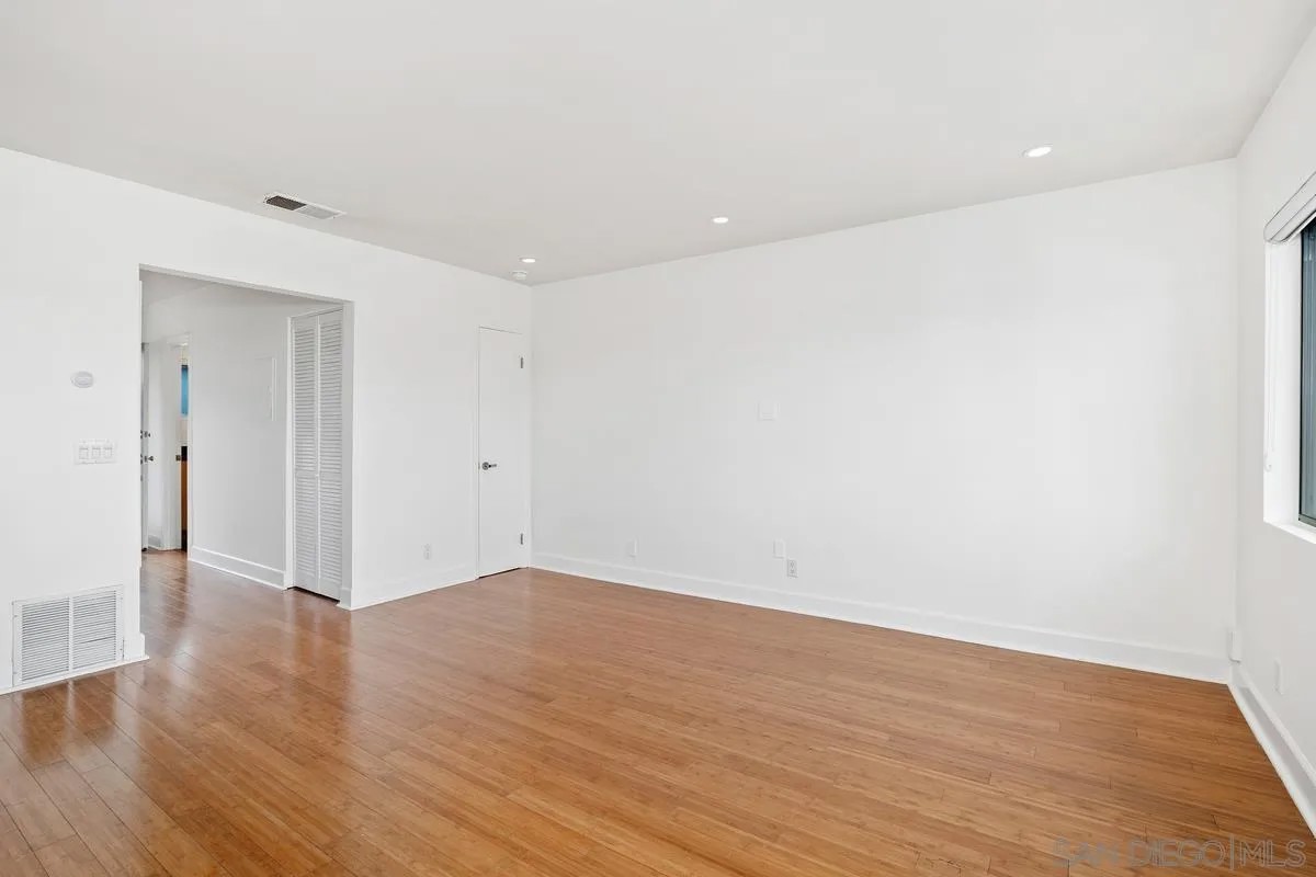 3907 Georgia Street 21