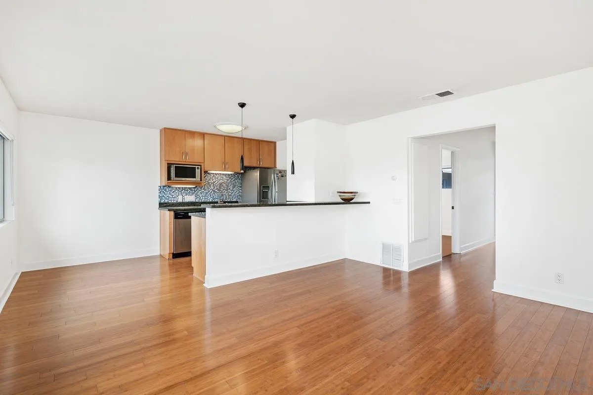 3907 Georgia Street 21