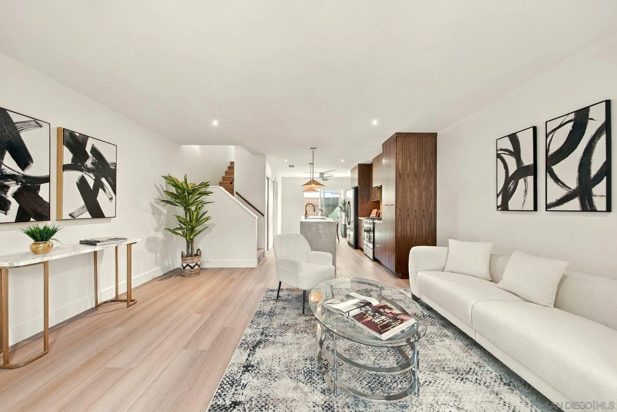 435 Woodlawn Ave D