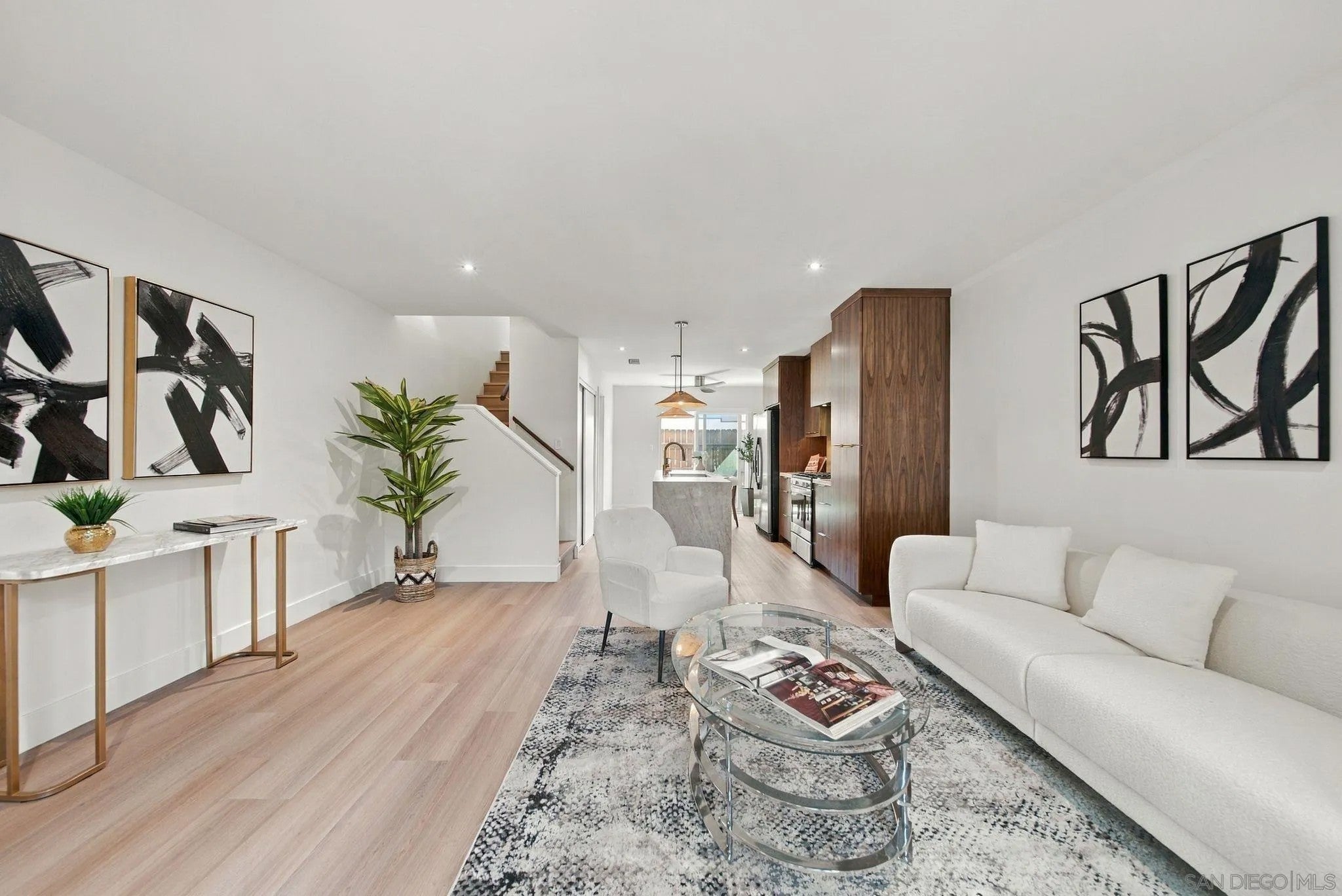 435 Woodlawn Ave D