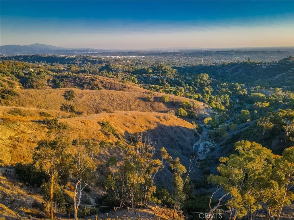 2368 Lupin HIll