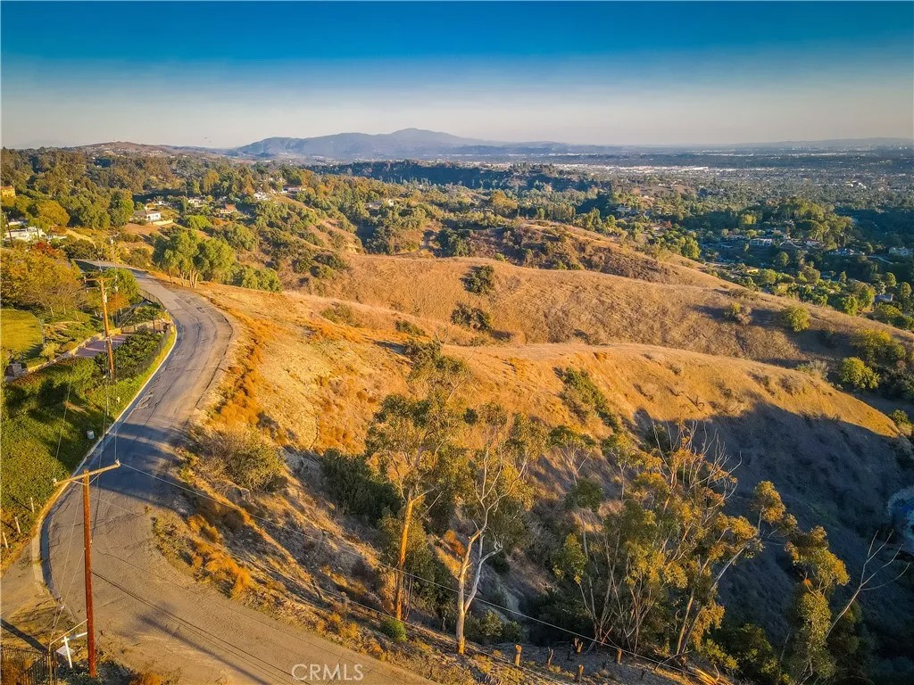 2368 Lupin HIll