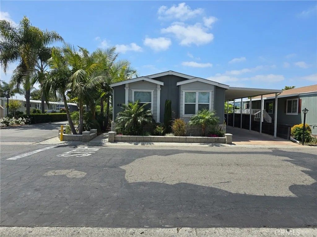 Photo of 3101 S Fairview St, Santa Ana, CA 92704 (MLS # PW26091309)