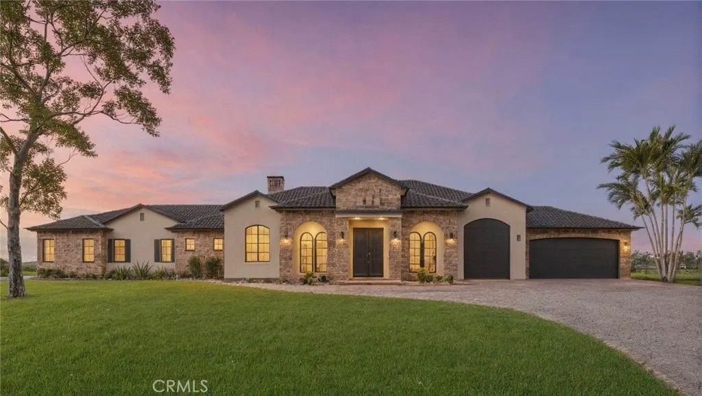 Photo of 18346 Vista de Montanas, Murrieta, CA 92562 (MLS # IV25098223)