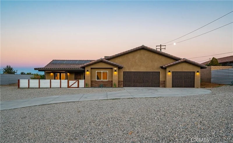 8585 Warren Vista