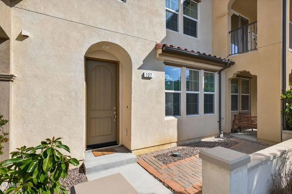 Photo of 127 Klamath Street, Ventura, CA 93001 (MLS # V1-32862)