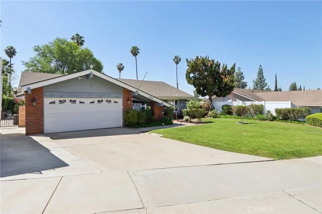 Photo of 1250 Blazewood Street, Riverside, CA 92507 (MLS # IV26062501)