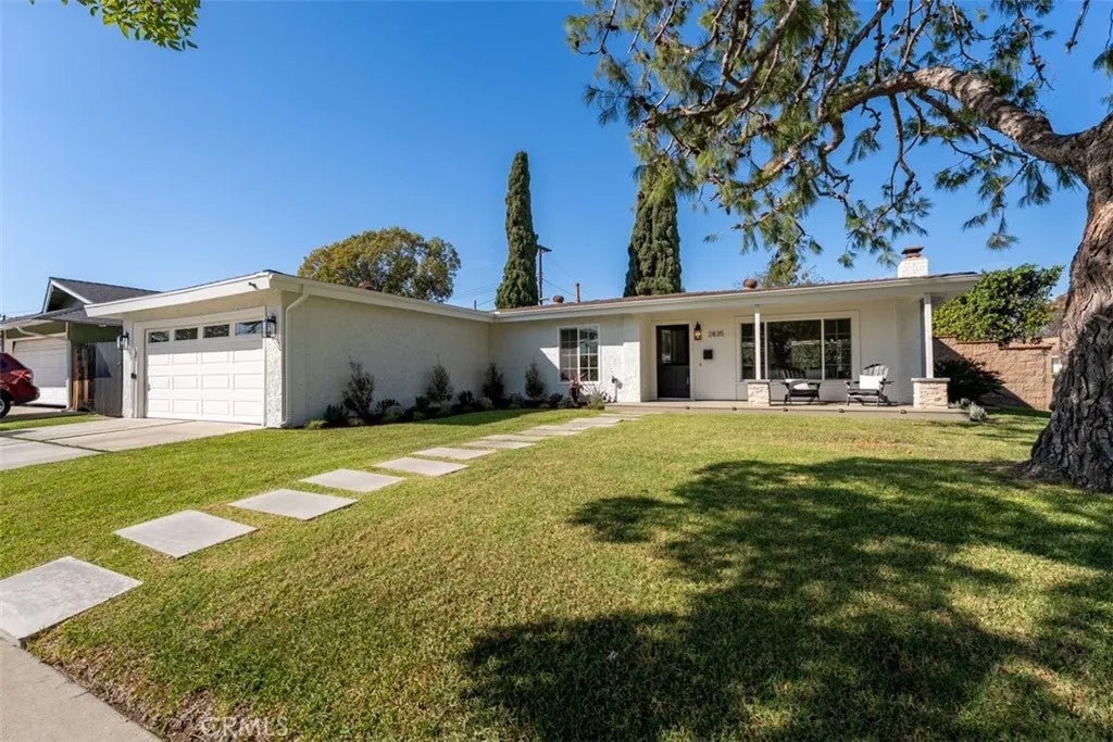 2835 Portola