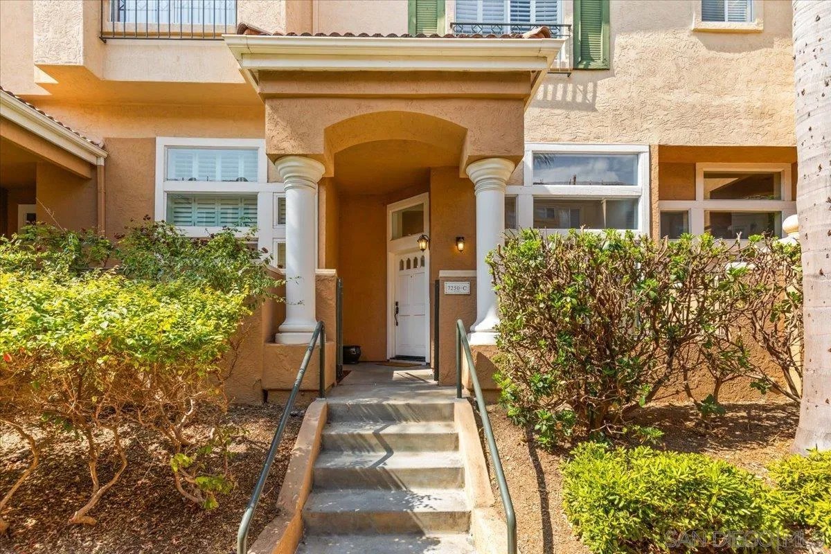 7250 Calabria Ct C