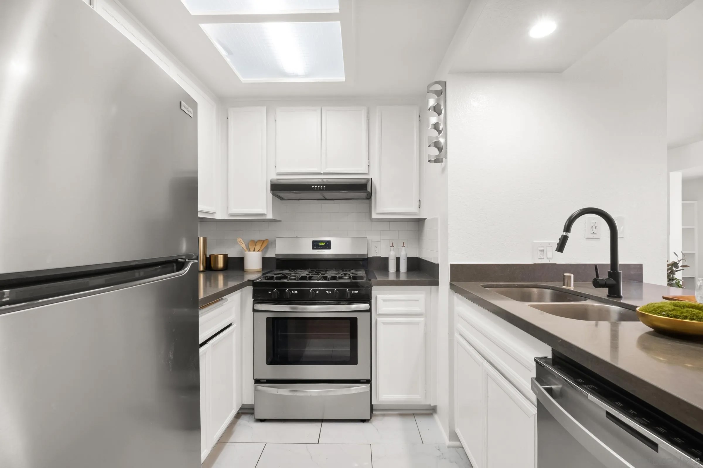 1824 Via Las Palmas 14