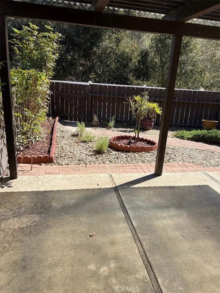 1009 Meadow Way