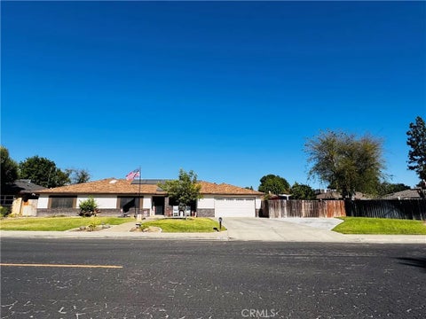 Photo of 2560 Chestnut ST, Hanford, CA 93230 (MLS # FR26163776)